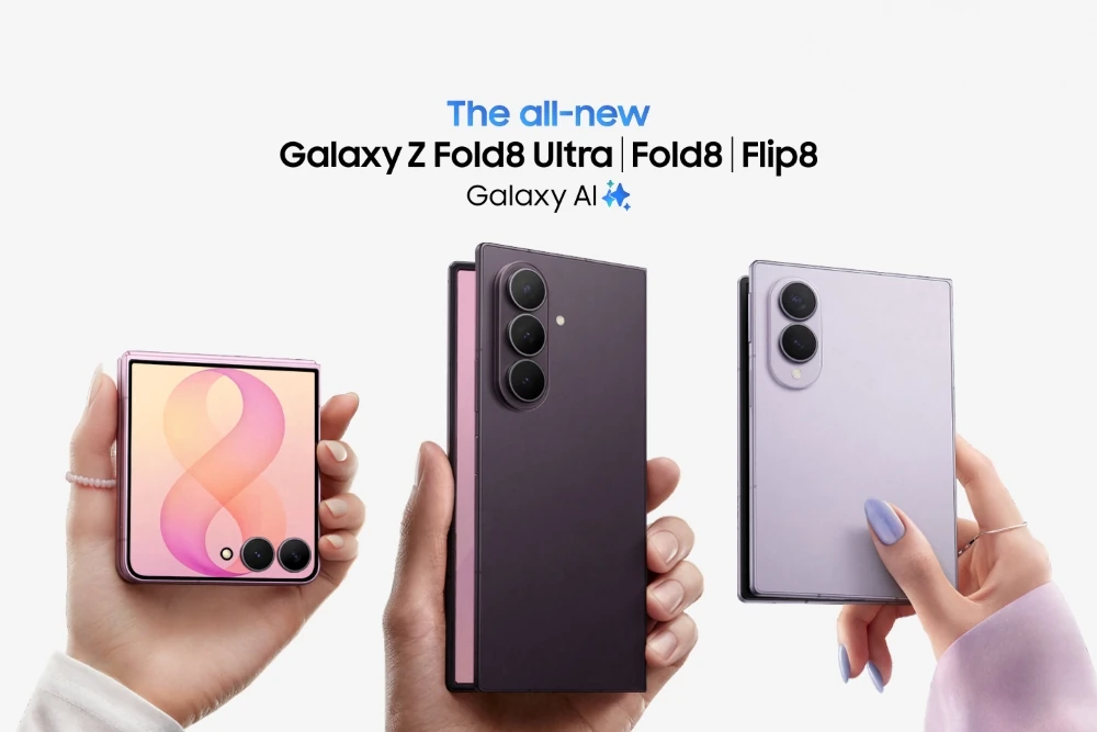 Galaxy Z Flip8, Galaxy Z Fold8 Ultra e Galaxy Z Fold8 apresentados lado a lado em imagem oficial da Samsung.